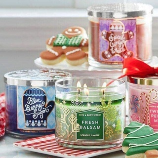 NẾN THƠM THƯ GIÃN 3 Bấc BATH AND BODY WORK WHITE BARN CHRISTMAS VERSION
