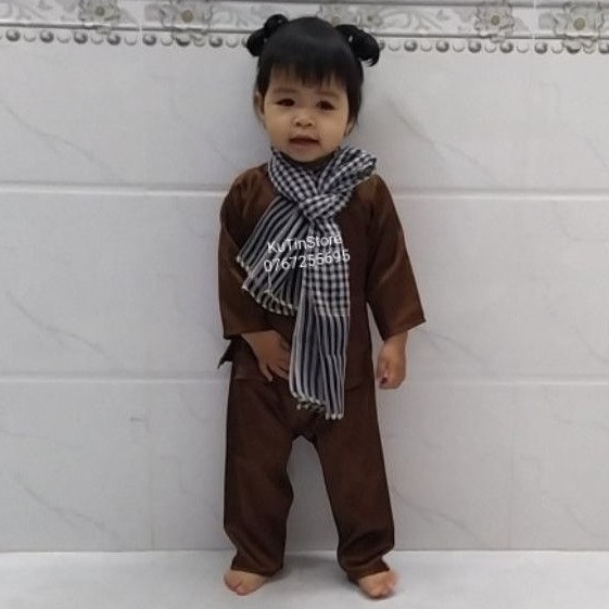 Bà Ba Cho Bé Trai/ Bé Gái tặng Khăn rằn