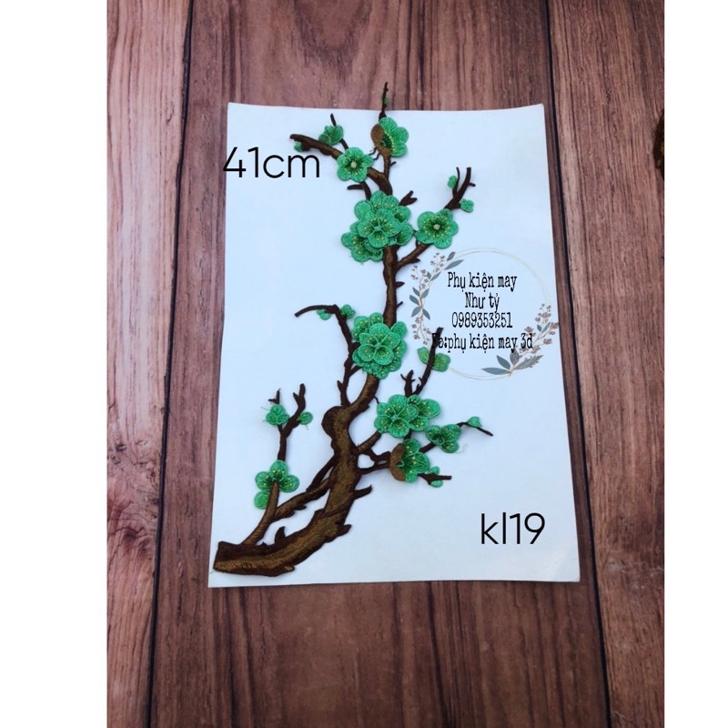 nhánh hoa đào thêu chỉ mềm mại