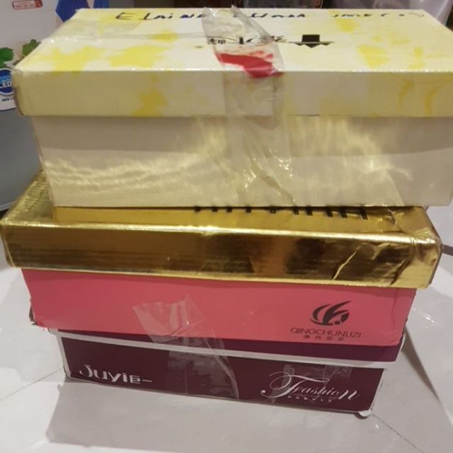 giầy 180k