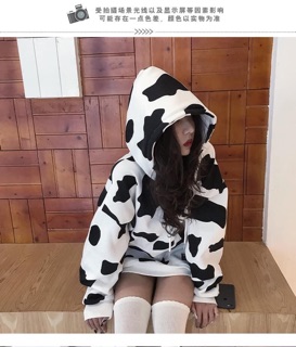 Áo hoodie bò sữa