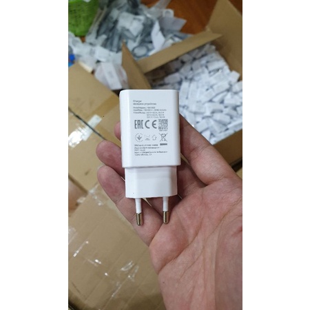 Phụ kiện Vsmart: Củ sạc ( Adapter) nhanh Quick Charge 3.0  18W , cáp, tai nghe  Vsmart chính hãng