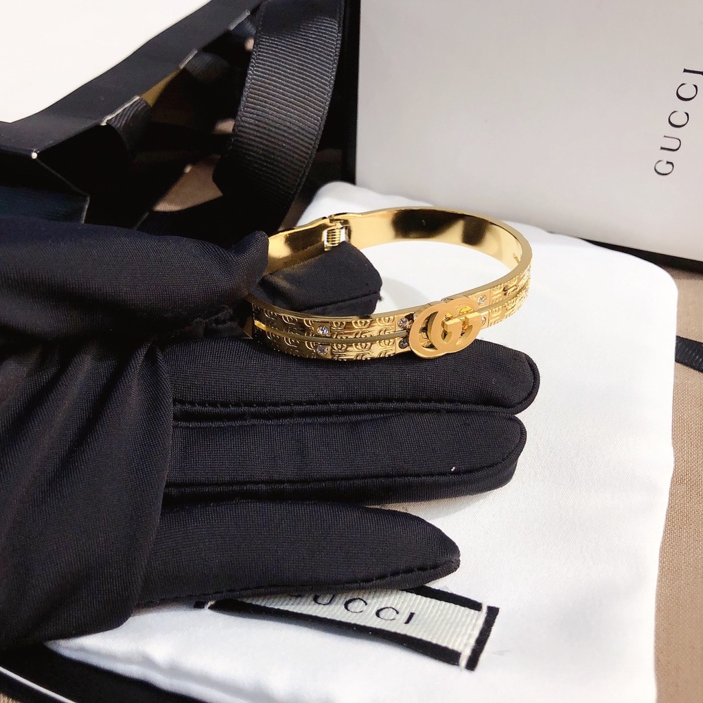 Vòng Tay Gucci Bằng Thép Titan Nhẹ Dát Khảm Chữ Không Phai Màu Đơn Giản Cổ Điển Đa Ứng Dụng Sang Trọng Cho Nam Và Nữ