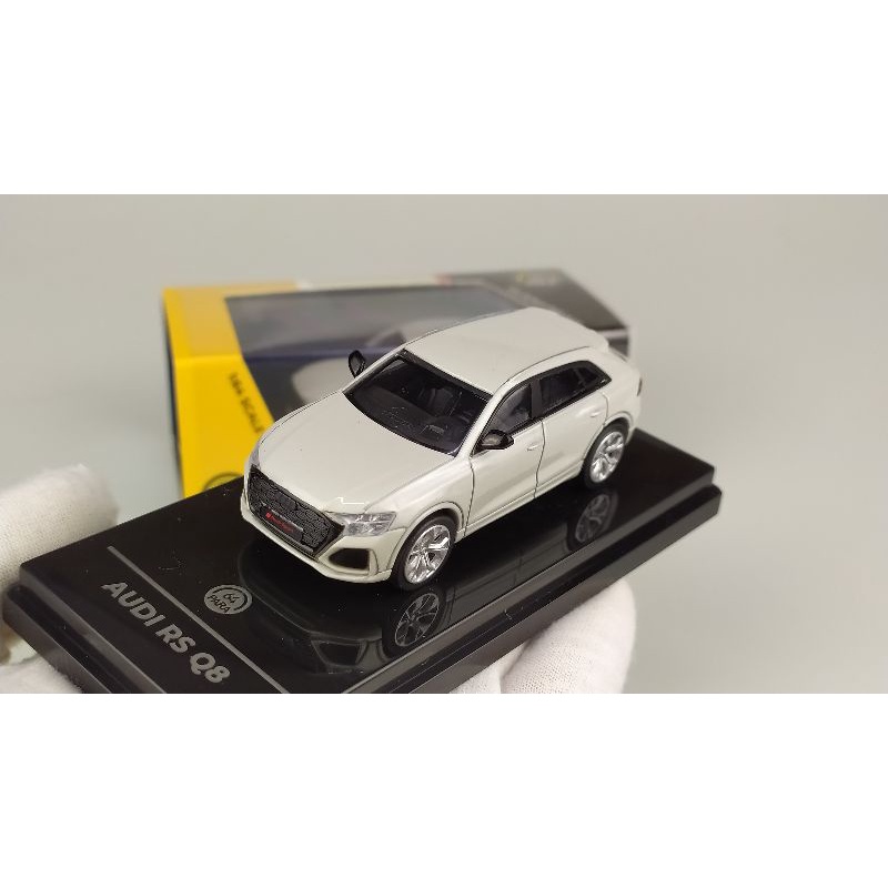 Audi Q8 RS 1/64 Para64
