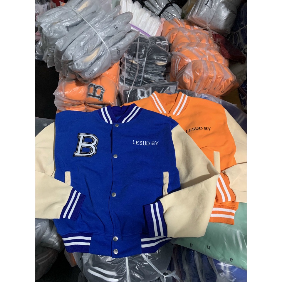 Áo Khoác Nữ Croptop Thêu Chữ B LESUD BY  Vải Nỉ Ngoại Dày Mịn Cao Cấp - Kiểu Bomber Lửng Tay Cánh Dơi ,Nút Bấm