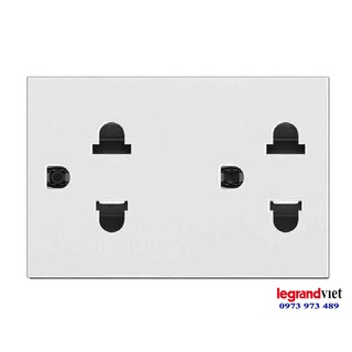 Ổ cắm đôi 3 chấu Arteor Legrand