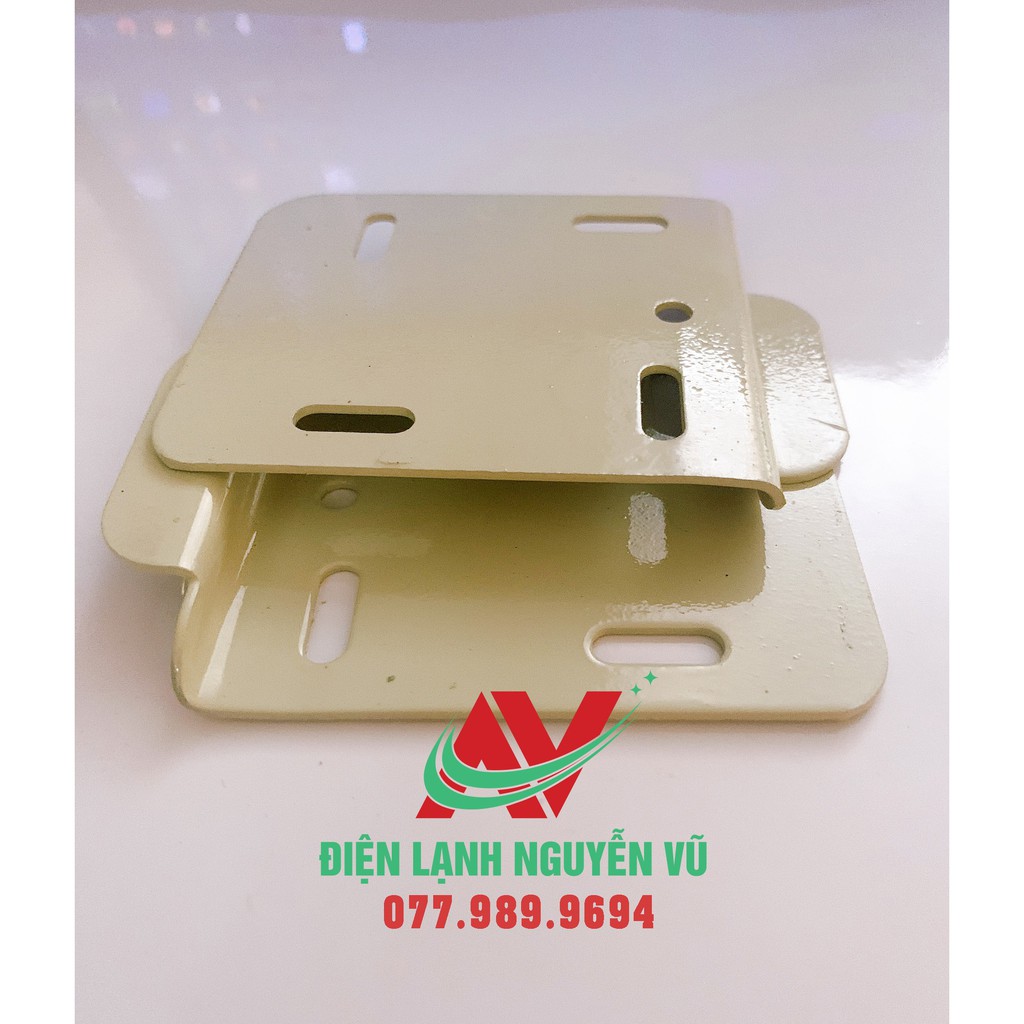 Gía  treo đầu lạnh máy lạnh đa năng 9x7cm