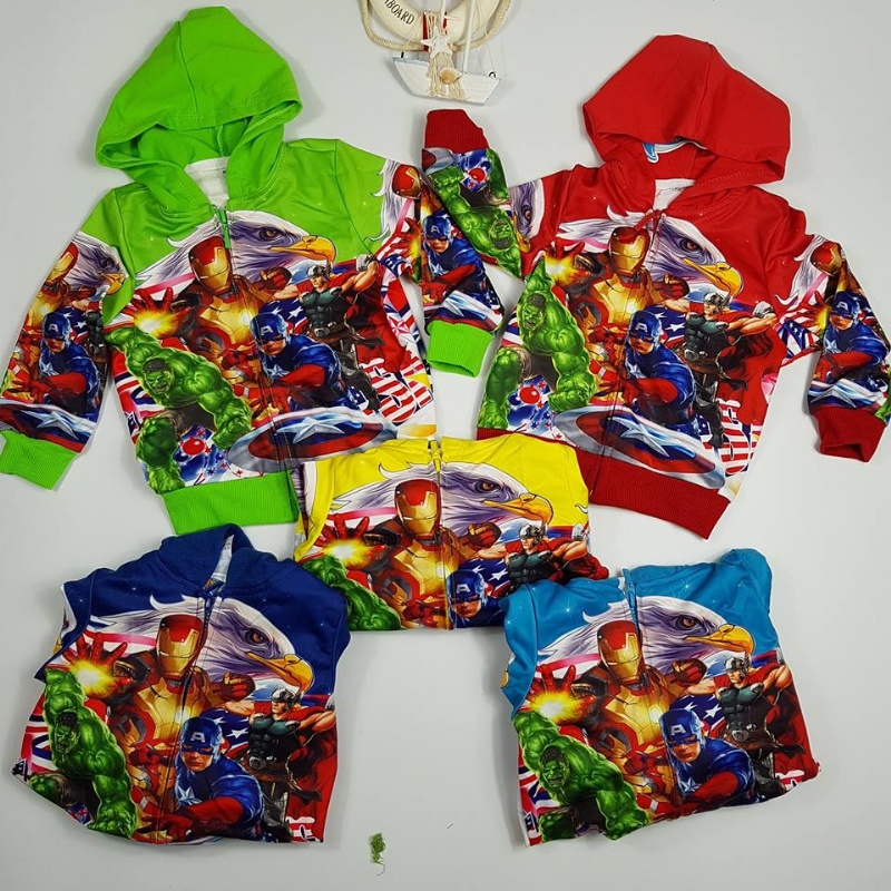 Áo khoác siêu anh hùng bé trai