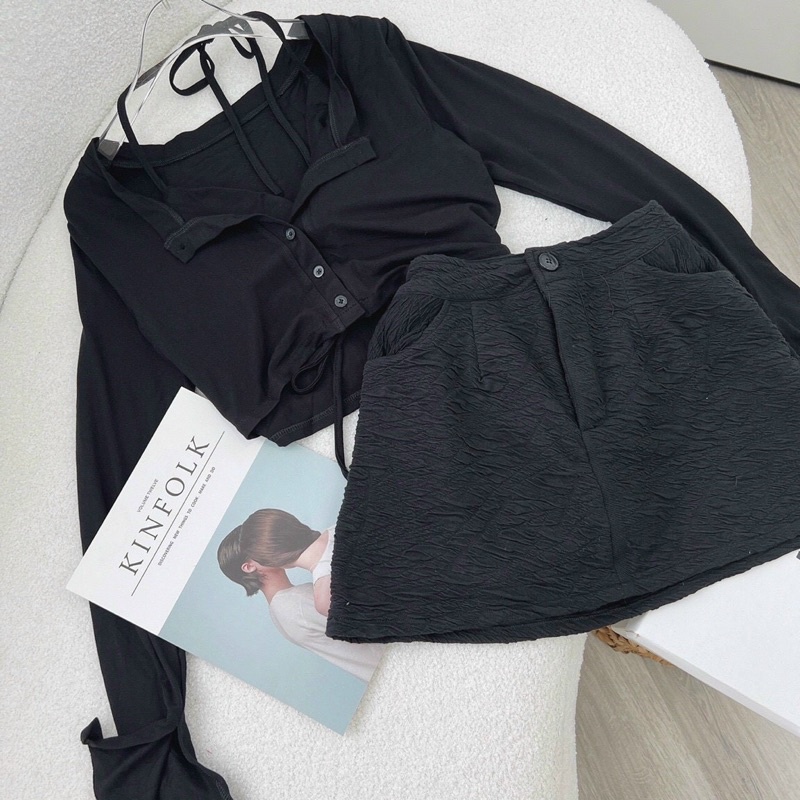 Set áo croptop yếm chân váy A đen