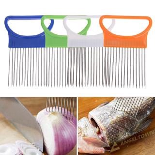 Dụng cụ giữ hành tây khi cắt