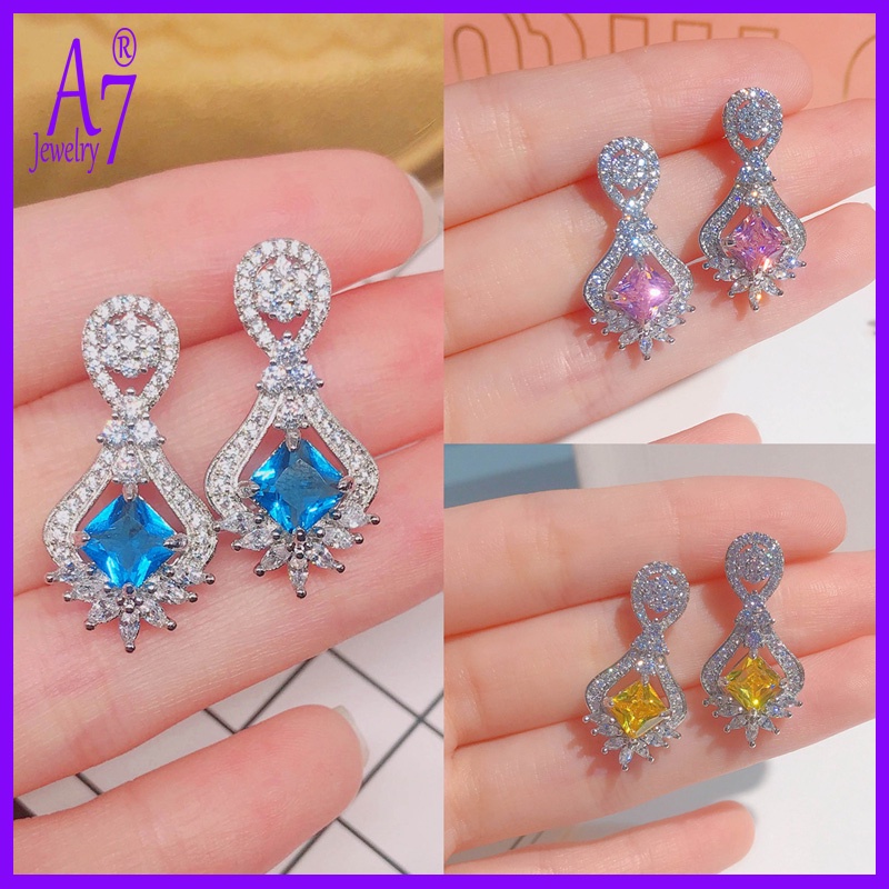 Bông tai hình vuông đính đá sang trọng