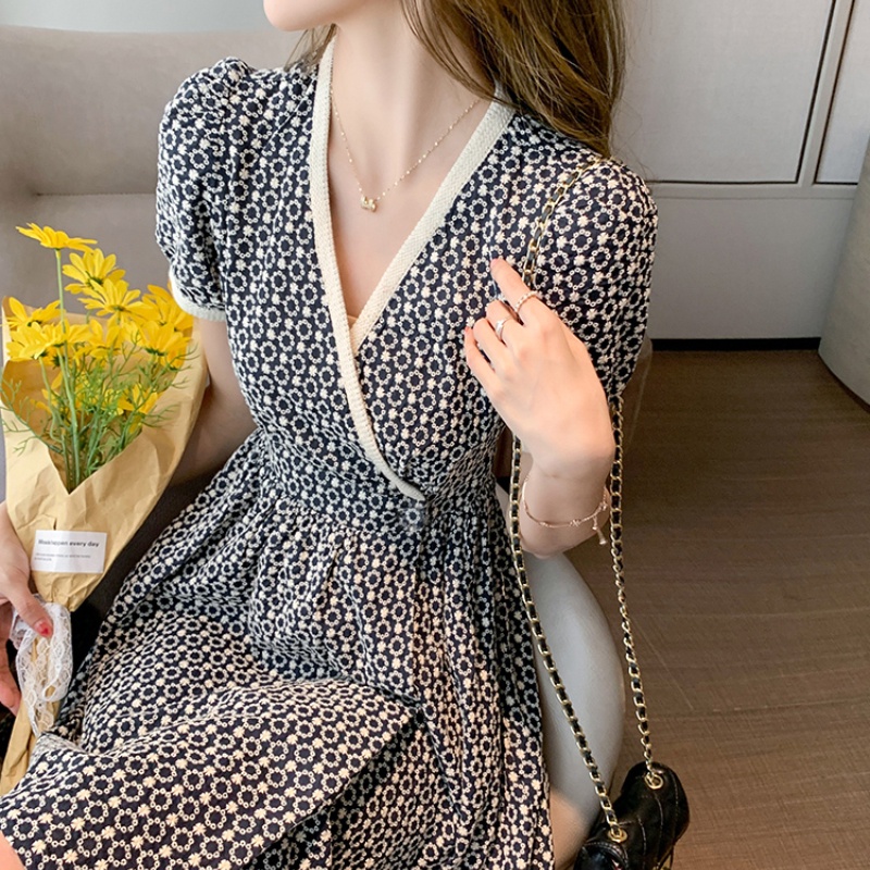 Đầm PERTY chiffon tay ngắn phồng cổ chữ V họa tiết hoa thời trang mùa hè 2022 mới dành cho nữ
