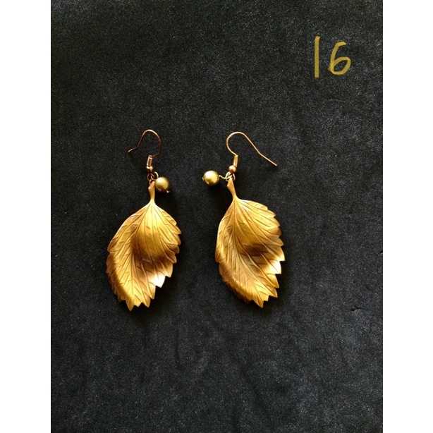 Khuyên tai vintage màu đồng đen đẹp, cá tính