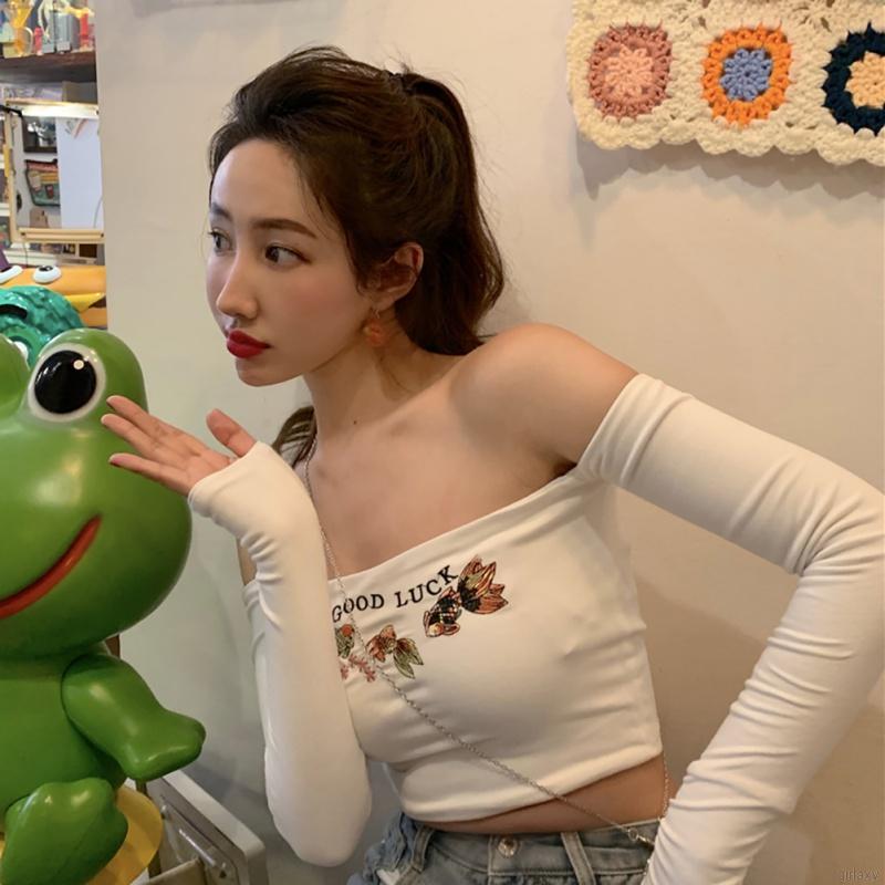 Áo Croptop Tay Dài Trễ Vai Hoạ Tiết Thêu Phong Cách Hàn Quốc