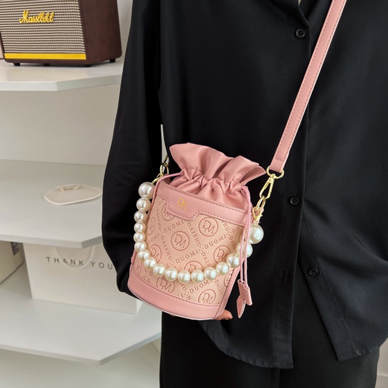 Túi đeo chéo IELGY đính ngọc trai cao cấp thời trang dành cho nữ