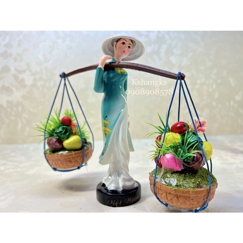 Cô gái Việt Nam Áo dài gánh trái cây  Cô gái Việt Nam gánh hoa quả. Miss Viet and fruits - Quà tặng lưu niệm trang trí