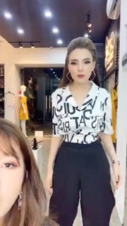 Áo Croptop chữ CChat