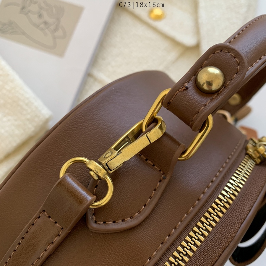 Túi tròn họa tiết bàn cờ kèm gấu- C73