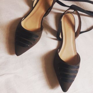 Sandal bệt mũi nhọn