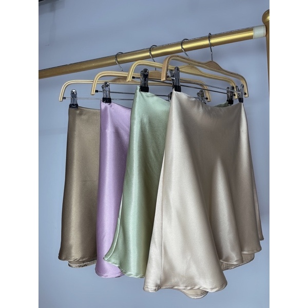 Chân váy ngắn xoè a