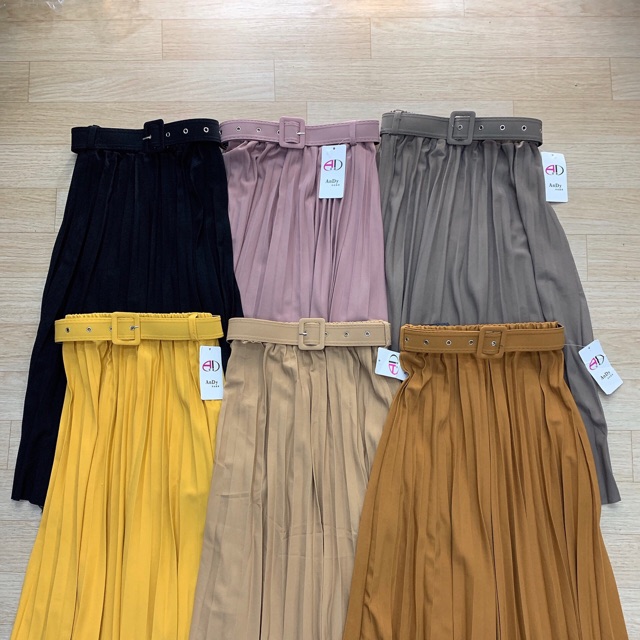 Váy xếp ly