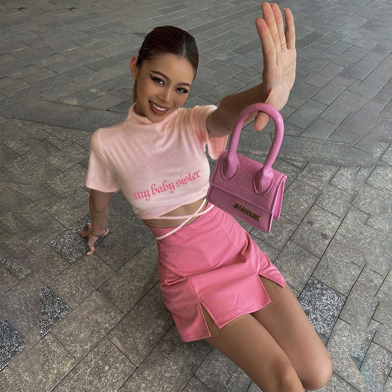 Đầm Tay Ngắn Cổ Cao Xẻ Tà In Chữ Thời Trang Cá Tính Cho Nữ