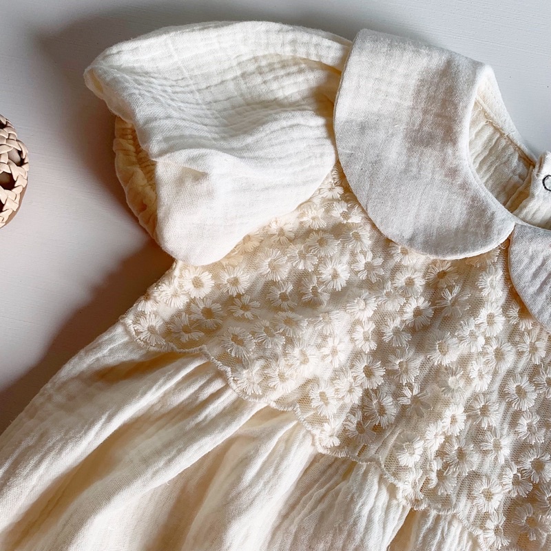 Body cổ sen váy xô  phối ren hoa thêu mềm mịn cho bé