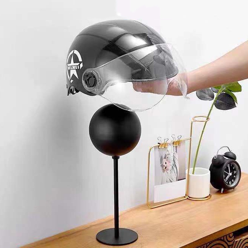 Giá Đỡ Kim Loại Treo Nón Bảo Hiểm Tiện Dụng