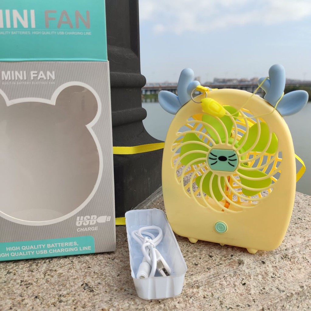 Quạt cầm tay mini Fan dể bàn sạc tích điện 3 cấp độ gió, siêu cute, hình thất