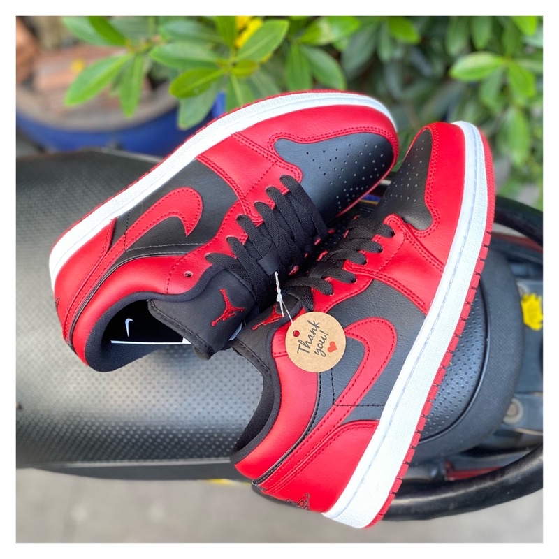 Giày ni.ke Jordan 1s bred low, phối màu cực cháy