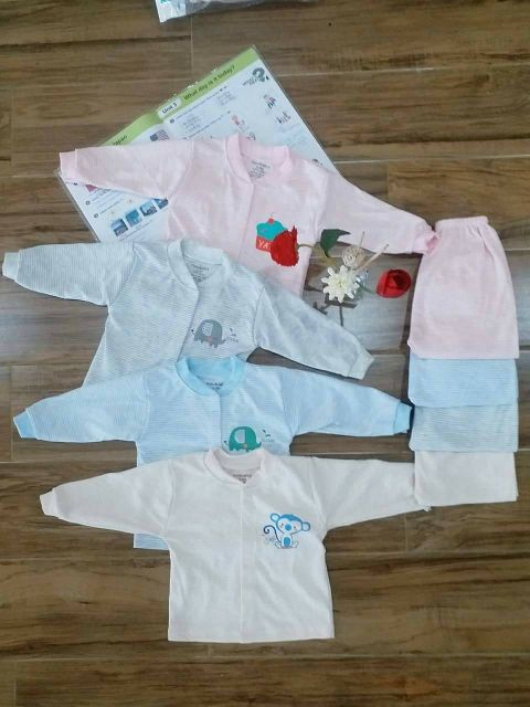 Bộ nỉ cotton Unchi dài tay cài khuy giữa
