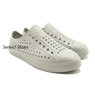 (GIÁ TỐT) Giày Nhựa Nam dáng Sneaker Đi Mưa Đi Biển Dạo Phố Siêu Nhẹ, Mềm Êm Chân, Không Thấm Nước-màu People Play