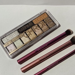 Phấn mắt bắt sáng mẫu TESTER Catrice The Ultimate Chrome.