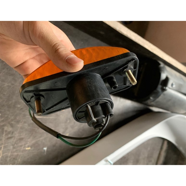 Đèn xi nhan TMT 7 tấn