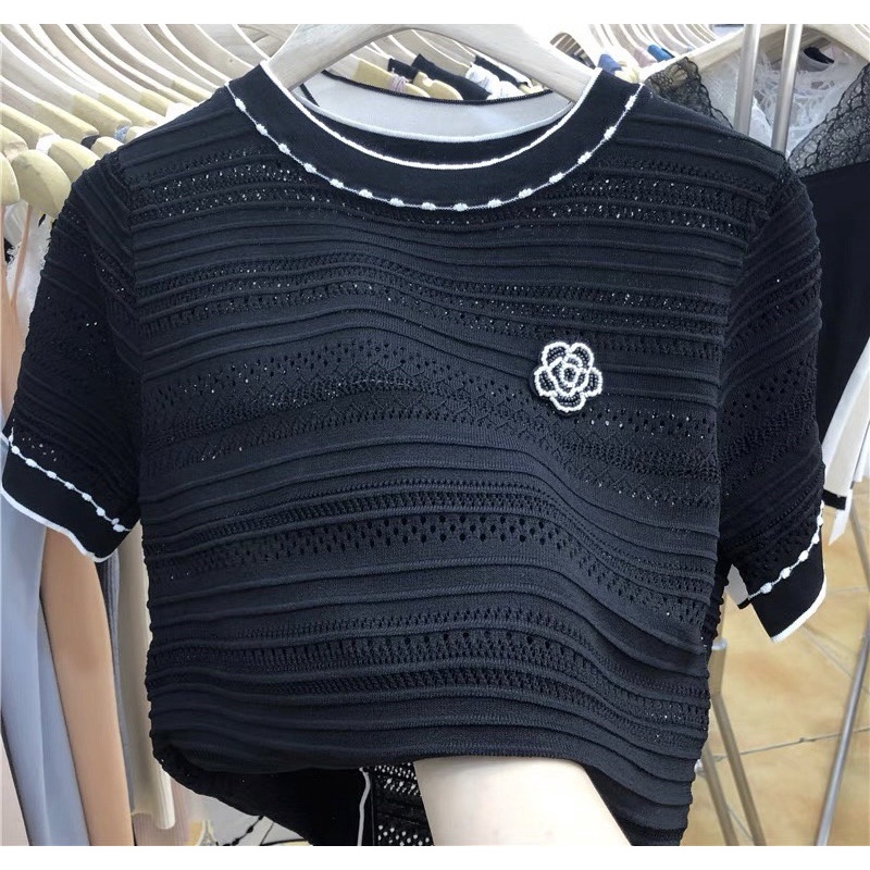 Áo len mongtoghi cổ tròn viền chỉ