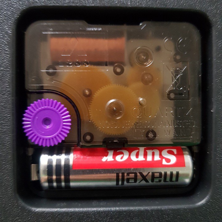 MÁY ĐỒNG HỒ TREO TƯỜNG KIM TRÔI ĐÀI LOAN LOẠI 1