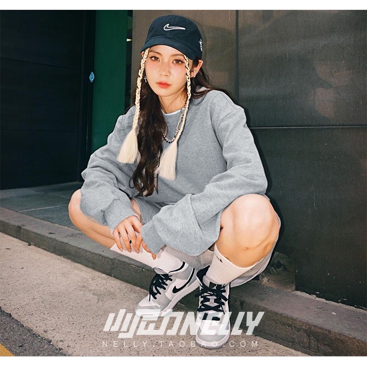 Áo Sweater Nỉ Nelly Heybig trơn màu xám