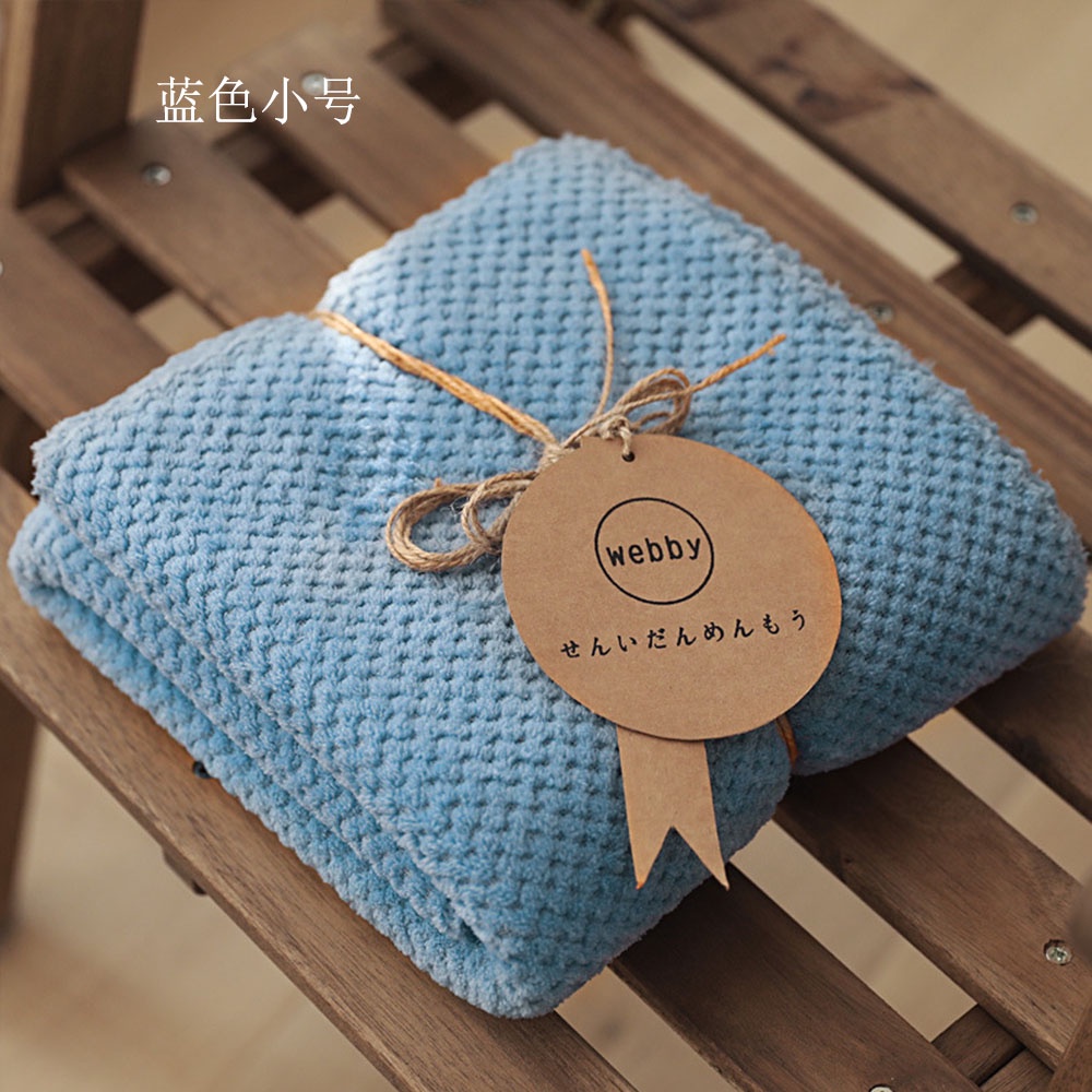 1 Khăn Tắm Vải Lông Cừu San Hô Dày Màu Trơn Thấm Hút Nước Dành Cho Gia Đình