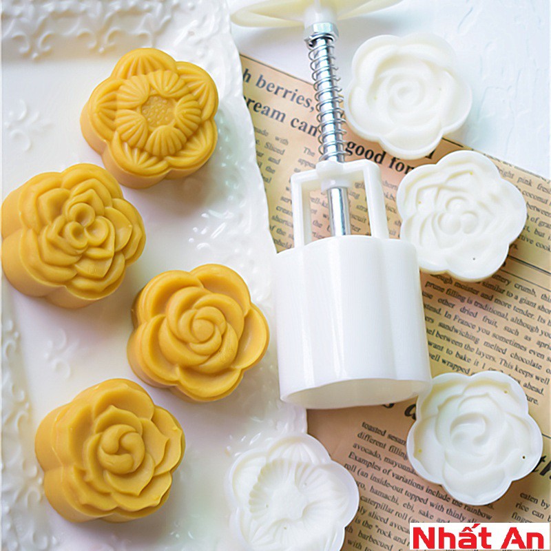 Khuôn trung thu lò xo 4 mặt hoa 3D 50 - 60gr