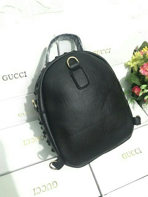 Ba lô đinh tán đen thời trang hot