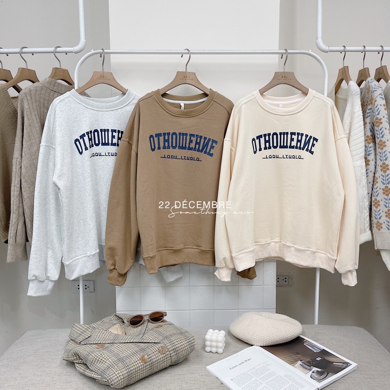 Áo nỉ dáng rộng in chữ OTHO