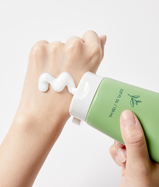 Sữa rửa mặt Innisfree Trà Xanh - Làm sạch sâu & ngăn ngừa mụn | BigBuy360 - bigbuy360.vn