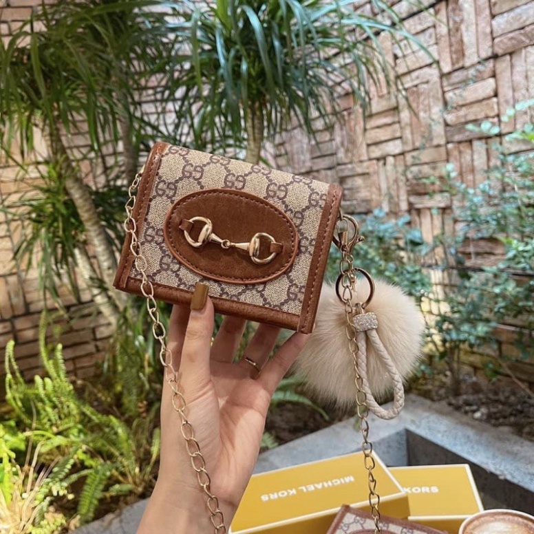 🔥NEW HOT🔥 Túi Khoá Móc Viền Nâu | BigBuy360 - bigbuy360.vn