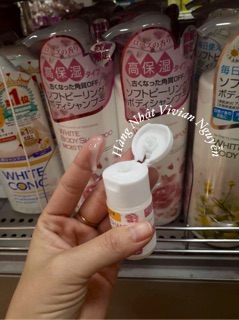 Sữa tắm Manis White Body Shampoo 450ml