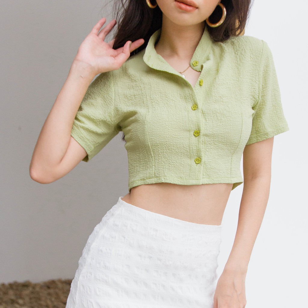 Áo croptop vải thô kiểu Hàn Quốc, cổ tàu ngắn tay, cúc áo hình bông hoa nhiều màu Mia Ritta A2047 | BigBuy360 - bigbuy360.vn