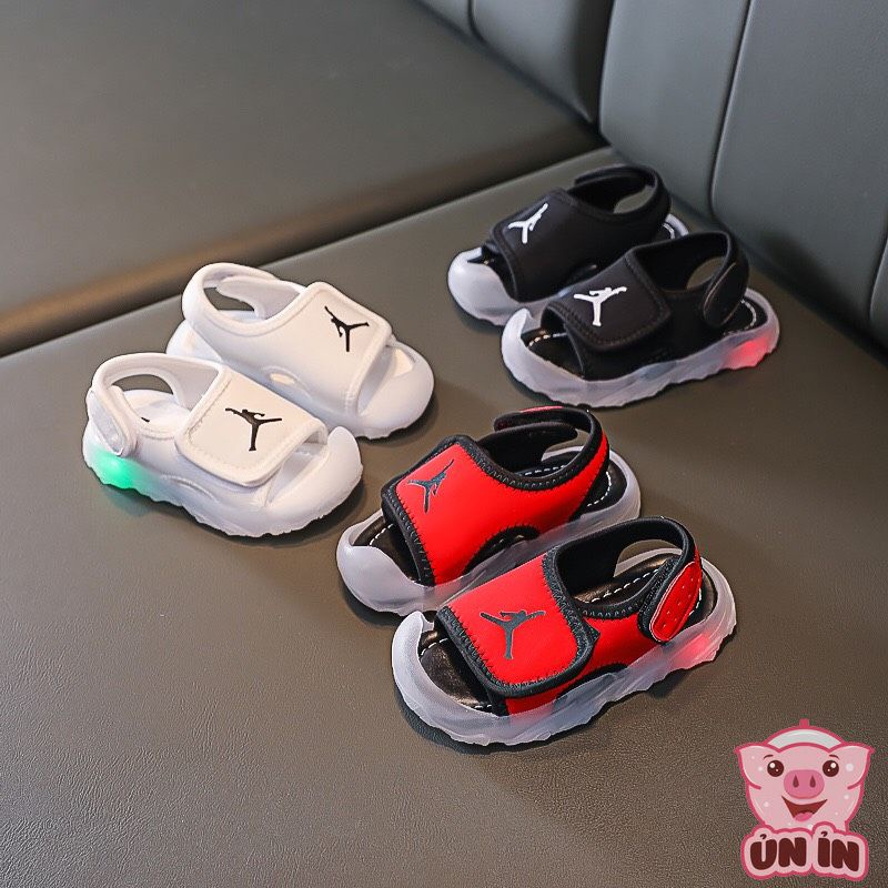 Dép sandal bé trai bé gái - Sandal tập đi chống vấp đế có đèn nháy phát sáng chống trơn trượt phong cách M8021