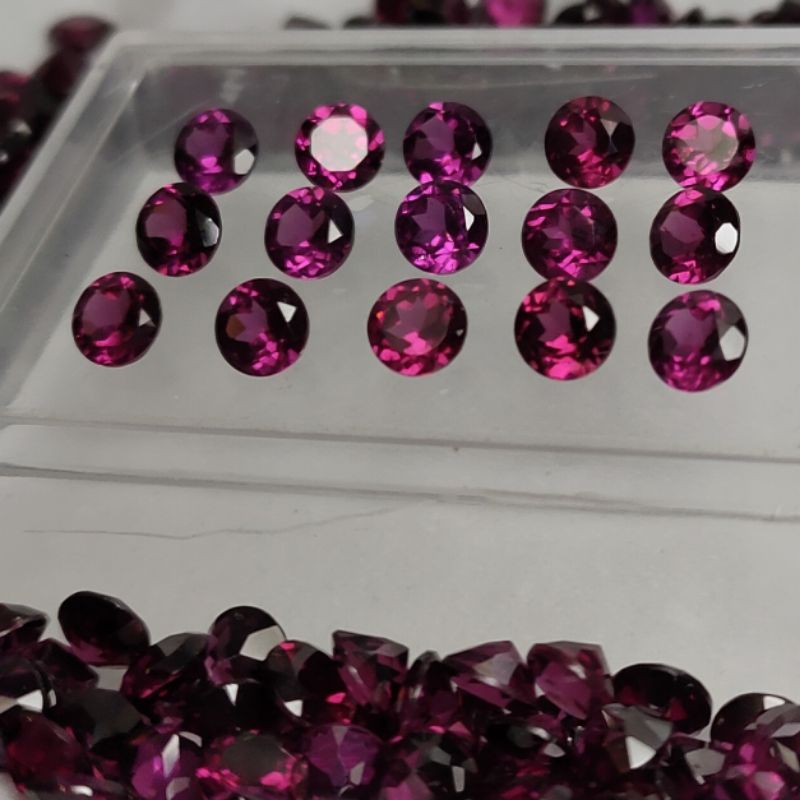 Đá Garnet Tự Nhiên 5mm Thay Đổi Màu Sắc Độc Đáo