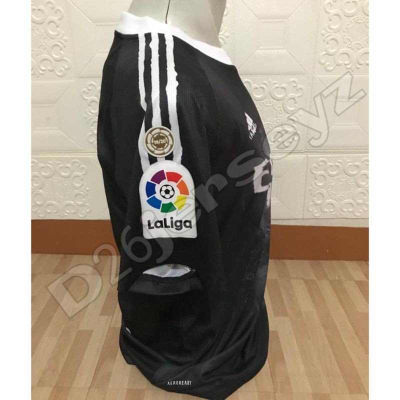 Áo Thun In Chữ Real Madrid 4th Human Race 2020 / 2021 + Quần Short Năng Động Thời Trang