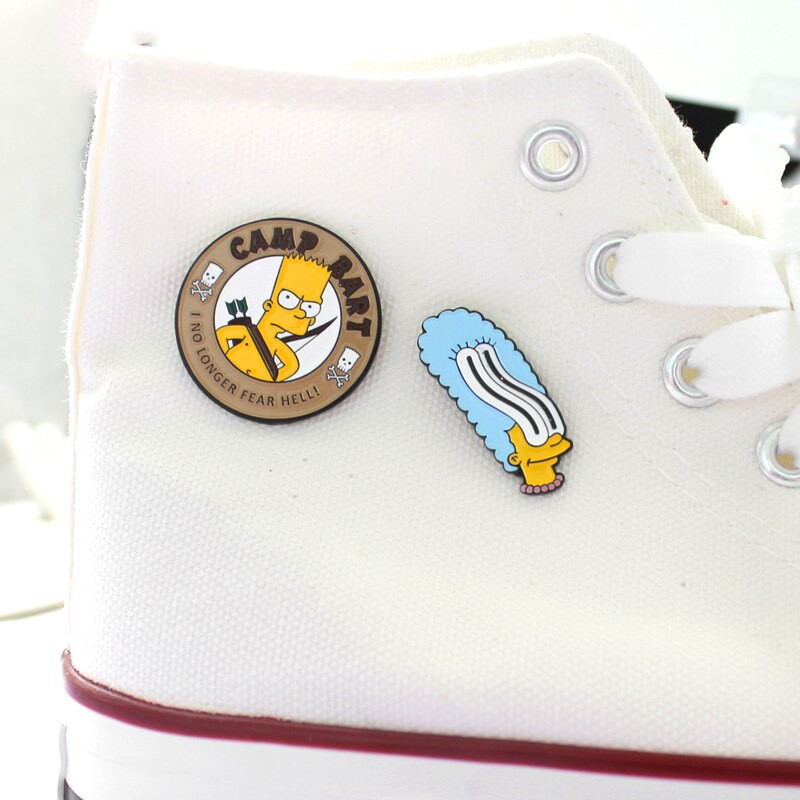 Pin cài áo hoạt hình cartoon hình gia đình Simpsons - GC095