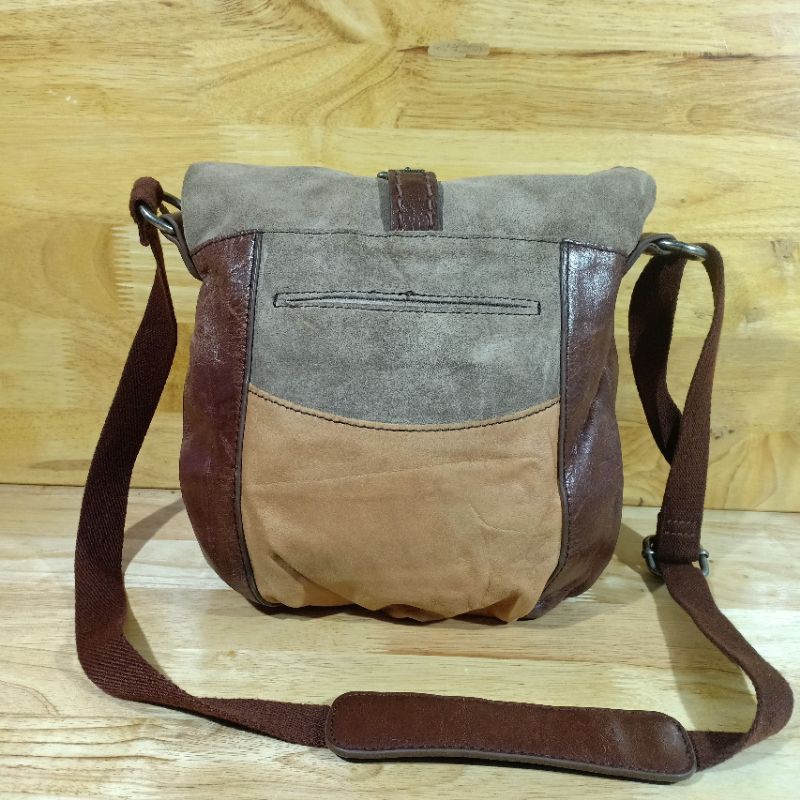 Túi đeo chéo da thật secondhand  170821